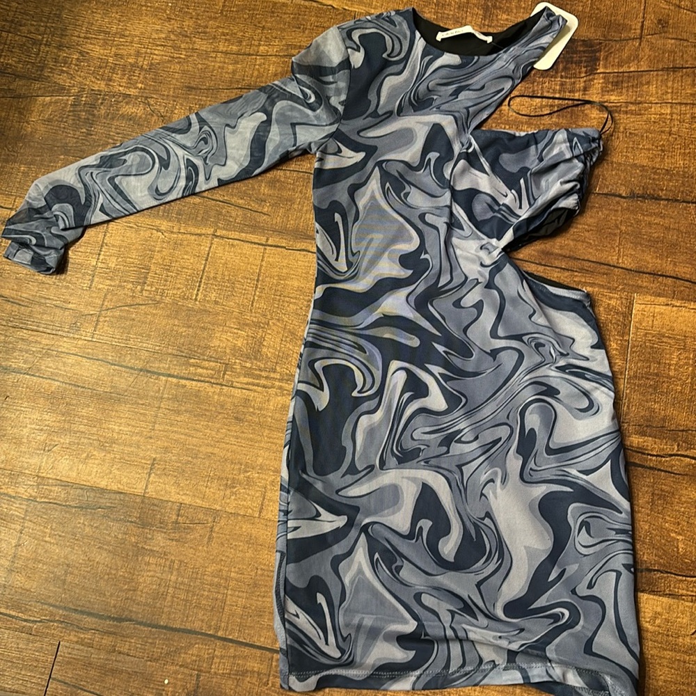 NWT small Elodie by Revolve one sleeve dress